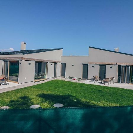 Stylish Apartments At Penati Golf Resort Sajdikove Humence Buitenkant foto