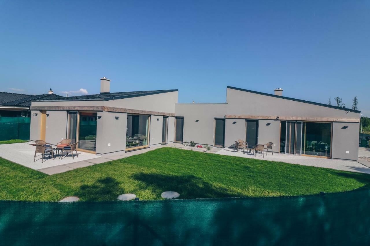 Stylish Apartments At Penati Golf Resort Sajdikove Humence Buitenkant foto